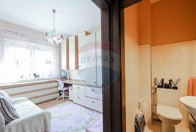 Apartament cu 4 camere decomandat, mobilat în Europa - 7