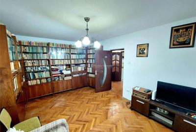 Apartament cu 4 camere decomandat în Crâng - 2