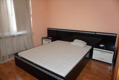 Apartament cu 3 camere semidecomandat, mobilat în Central - 3