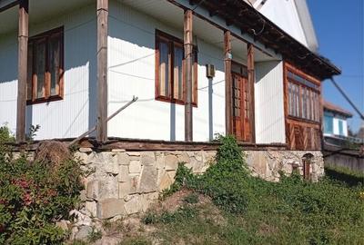 Casă cu 4 camere în Ghindăoani - 5