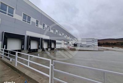 Spațiu comercial, de 1,300 mp, în Luna - 4