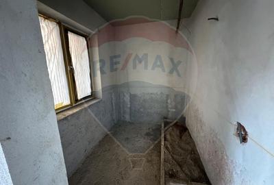 Casă cu 6 camere cu Teren 1263 Mp în Dărmănești - 38