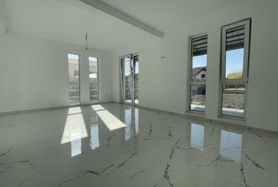 Duplex cu 5 camere cu Canalizare în Dumbrăvița - 2