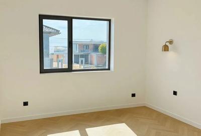 Casă cu 4 camere cu Teren 350 Mp în Rediu - 11