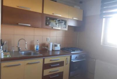 Piata Progresul  Giurgiului ,bl.reabilitat,Amenajat,mobilat utilat complet,Liber
