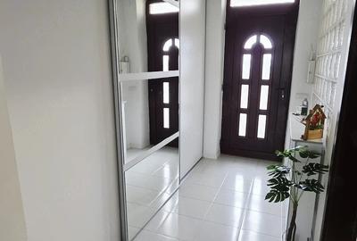 Casă cu Teren 146 Mp în Central - 3
