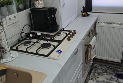 Apartament cu 3 camere semidecomandat în Central - 5