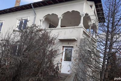 Casă în Dealu - 2