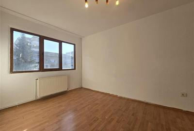 Apartament cu 2 camere semidecomandat în Cornișa - 2