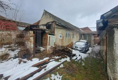 Casă individuală cu 2 camere cu Teren 1400 Mp în Codlea - 2