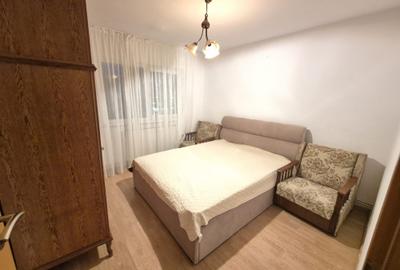 Vanzare apartament 2 camere decomandat etaj intermediar  Str.Carpatilor - 8