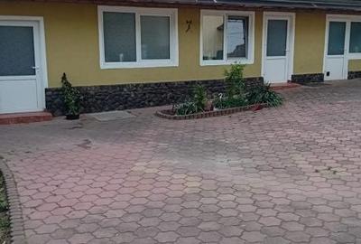 Casă cu 4 camere în Poieni