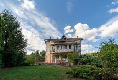 Casă individuală cu 9 camere cu Canalizare în Bascov - 1