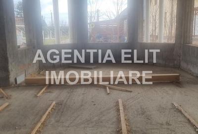 Casă cu 9 camere cu Teren 1779 Mp în Central - 9