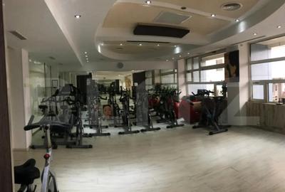 Spațiu comercial, de 290 mp, în Micro 3 - 4