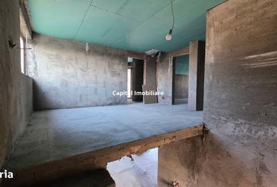 Casă cu 4 camere cu Teren 1056 Mp în Hinova - 1