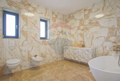 Casă cu 5 camere cu Teren 400 Mp în Bunloc - 21