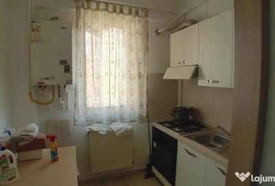 Apartament cu 3 camere decomandat în Sud