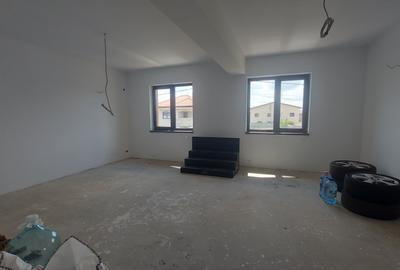 Casă cu 6 camere cu Teren 650 Mp în Berceni