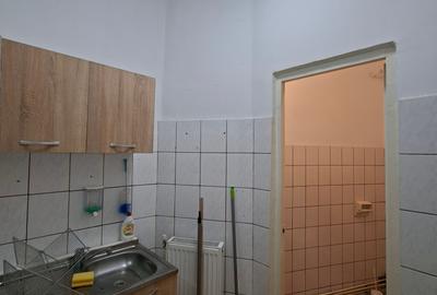 Birou, de 80 mp, în Central - 7