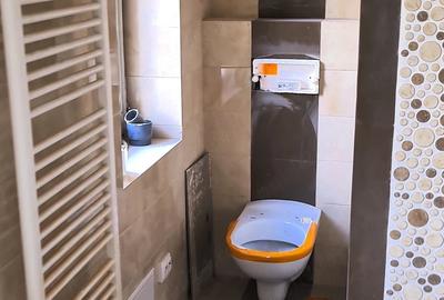 Casă cu 7 camere cu Teren 822 Mp în Măru - 2