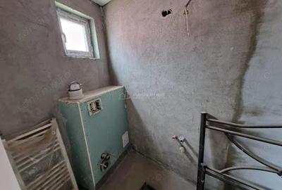 Casă cu Teren 214 Mp în Sud