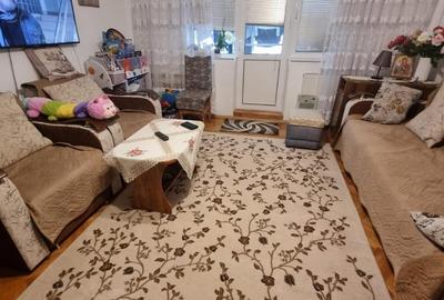 Apartament cu 3 camere semidecomandat în Micro 5 - 4