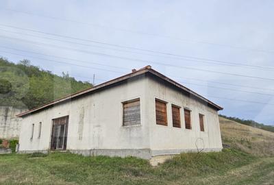 Vila la ro?u, 240 mp, teren 93.000 mp - ?oimu? - 3