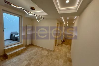 Apartament cu 5 camere decomandat în Lahovari