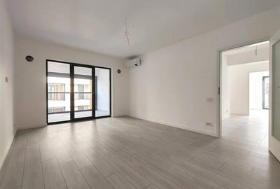 Apartament cu 3 camere decomandat în Titan