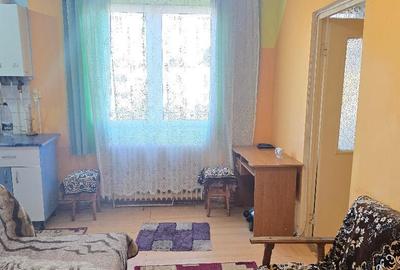 Inchiriez apartament 2 camere in Deva, zona Dacia, bloc de 4 etaje, - 1