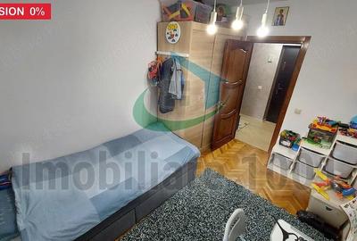 Apartament cu 4 camere decomandat în Central - 4