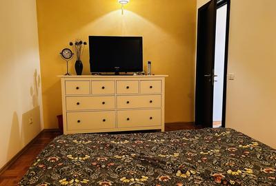 Apartament cu 3 camere decomandat în Titan - 9