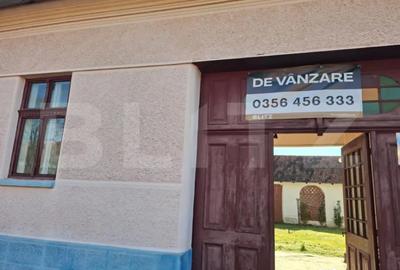 Casă cu 6 camere cu Teren 2500 Mp în Central - 2