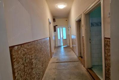 Apartament cu 3 camere decomandat în Traian - 1