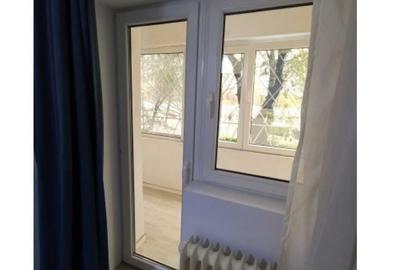 Apartament cu 3 camere semidecomandat în Văcăresti - 2