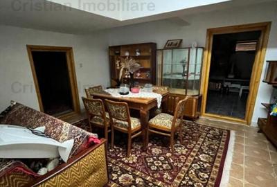 Casă cu 12 camere cu Teren 405 Mp în Central - 10