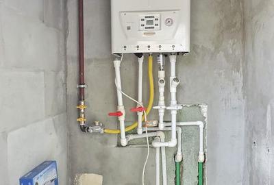 Casă cu 5 camere cu Canalizare în CET - 10