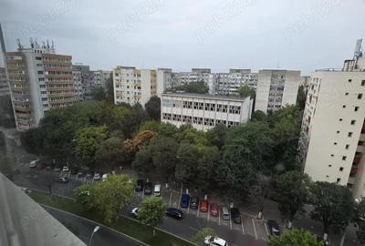 Apartament 4 camere de vanzare Alexandru Obregia - Piata Straduintei - 1