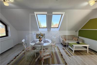 Duplex cu 8 camere cu Canalizare în Central - 4