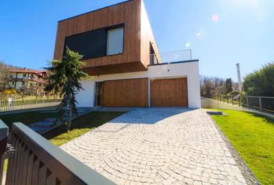 Casă cu 4 camere cu Teren 500 Mp în Central - 1