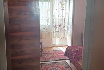 Apartament cu 4 camere semidecomandat în Central - 1