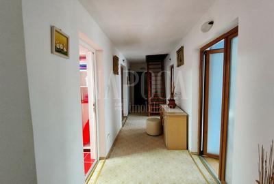 Casă individuală cu 7 camere cu Canalizare în Grigorescu - 11