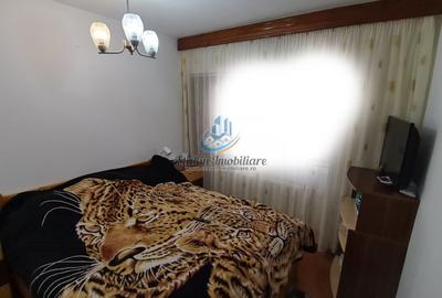 Apartament 3 camere, decomandat, 1 Mai - 3