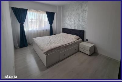 Apartament cu 3 camere decomandat în Rovine - 1