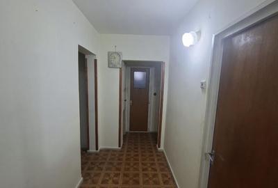 Apartament 4 camere de vanzare Ploie?ti, Bld. Republicii - 8