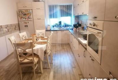 Casă cu 8 camere cu Teren 8800 Mp în Adâncata - 2