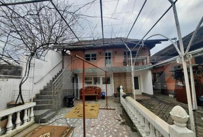 Casă cu 4 camere cu Teren 1050 Mp în Steaua