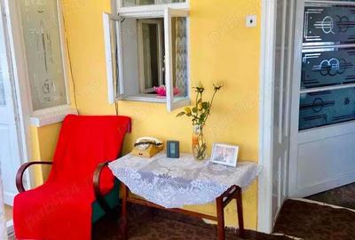 Casă cu 3 camere cu Teren 1230 Mp în Central - 1