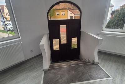 Spațiu comercial, de 65 mp, în Central - 4